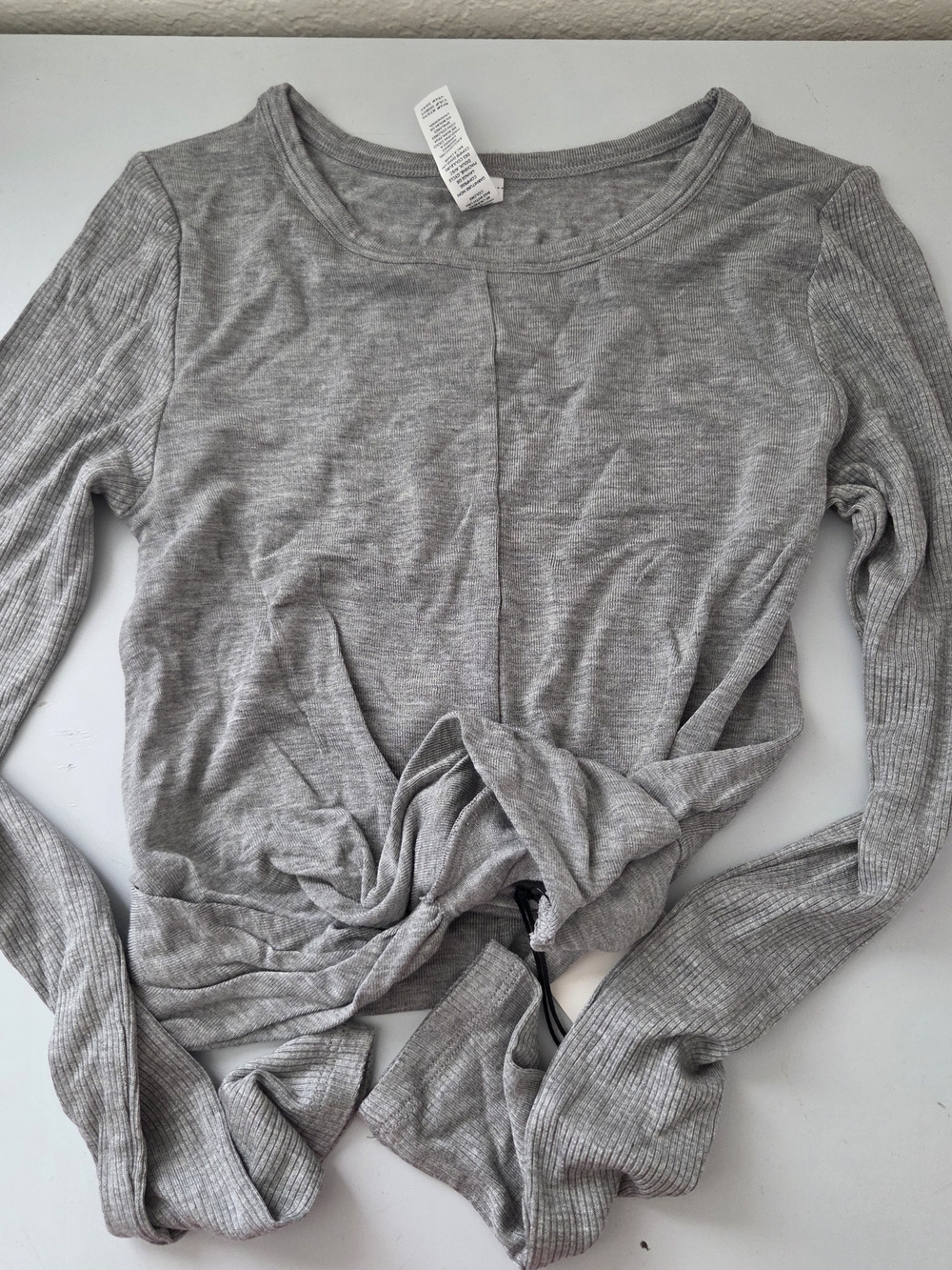 ALO Yoga Dove Grey Heather Twist-Front Long Sleeve Crop Top - Picture 2 of 6